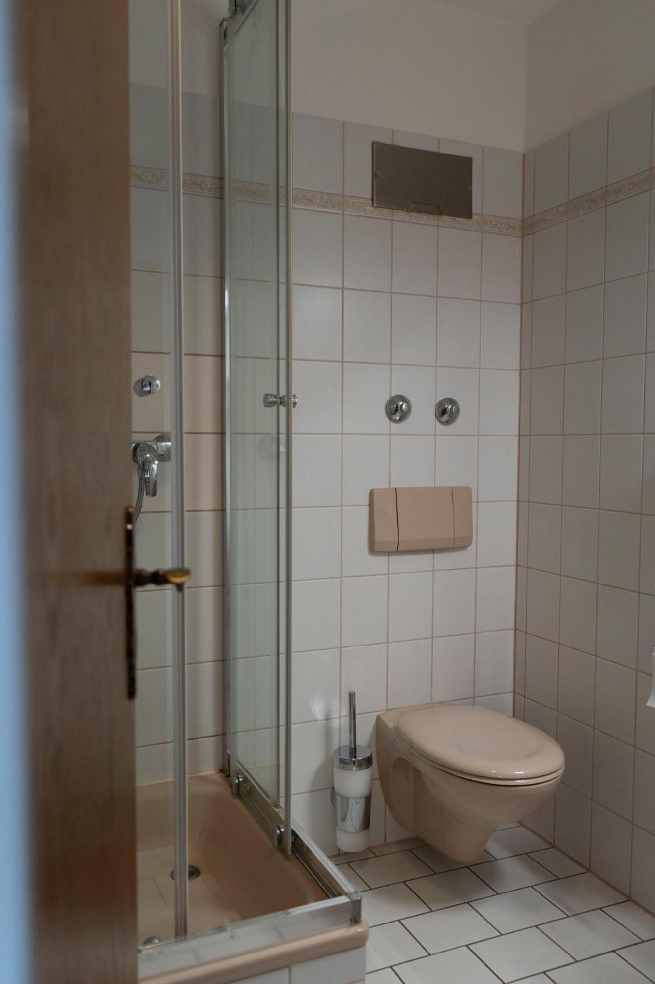 Gaststaette Zur Eiche Hotel Hannover Exterior photo