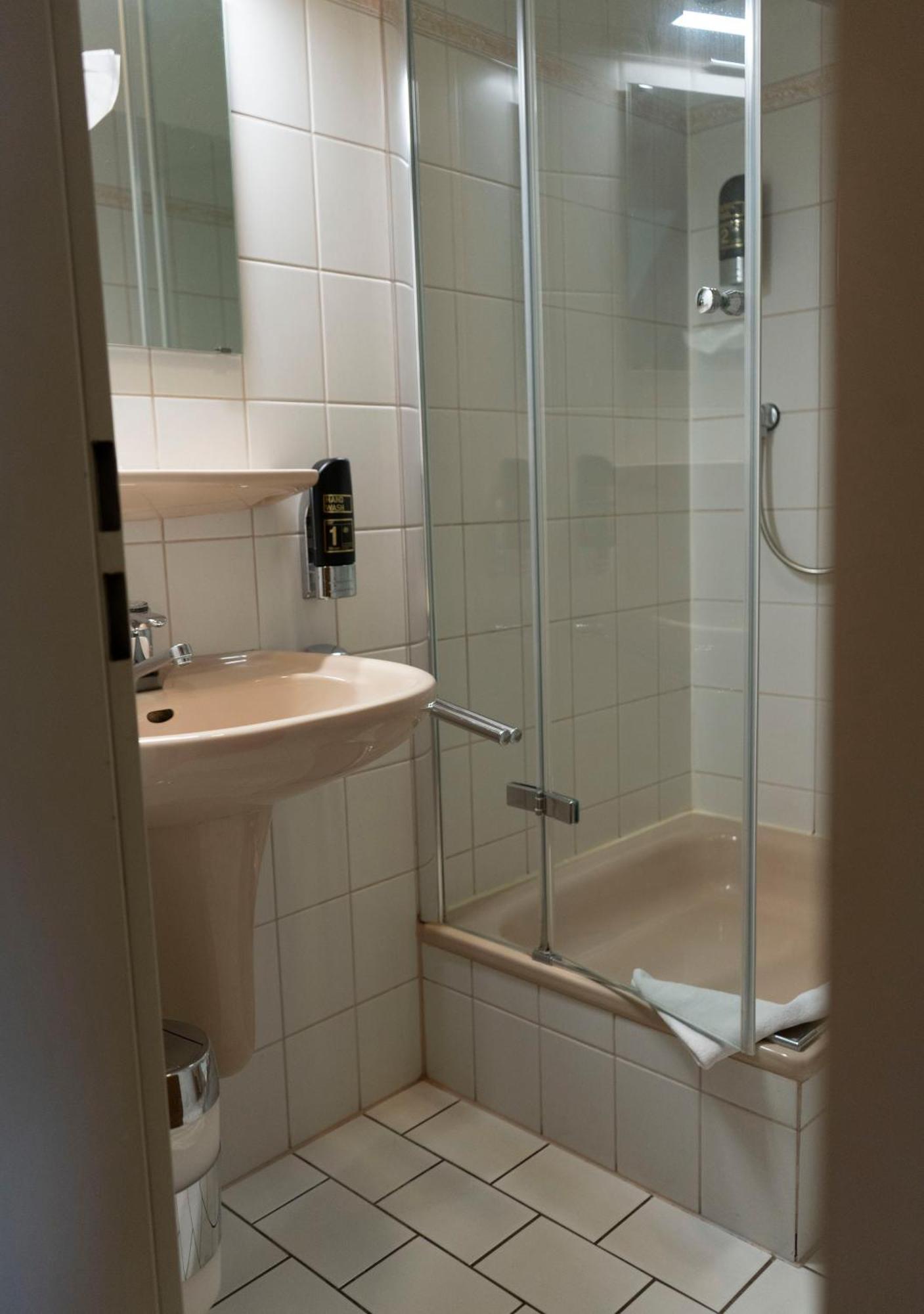 Gaststaette Zur Eiche Hotel Hannover Exterior photo