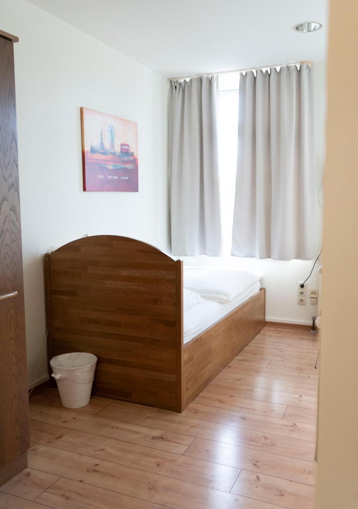 Gaststaette Zur Eiche Hotel Hannover Exterior photo