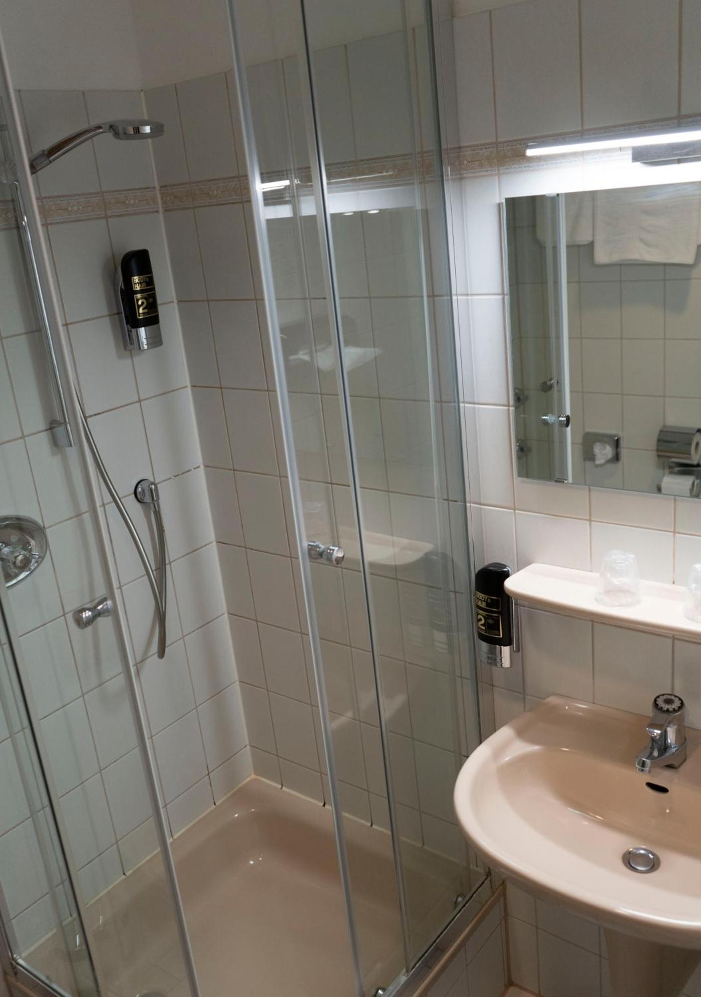 Gaststaette Zur Eiche Hotel Hannover Exterior photo