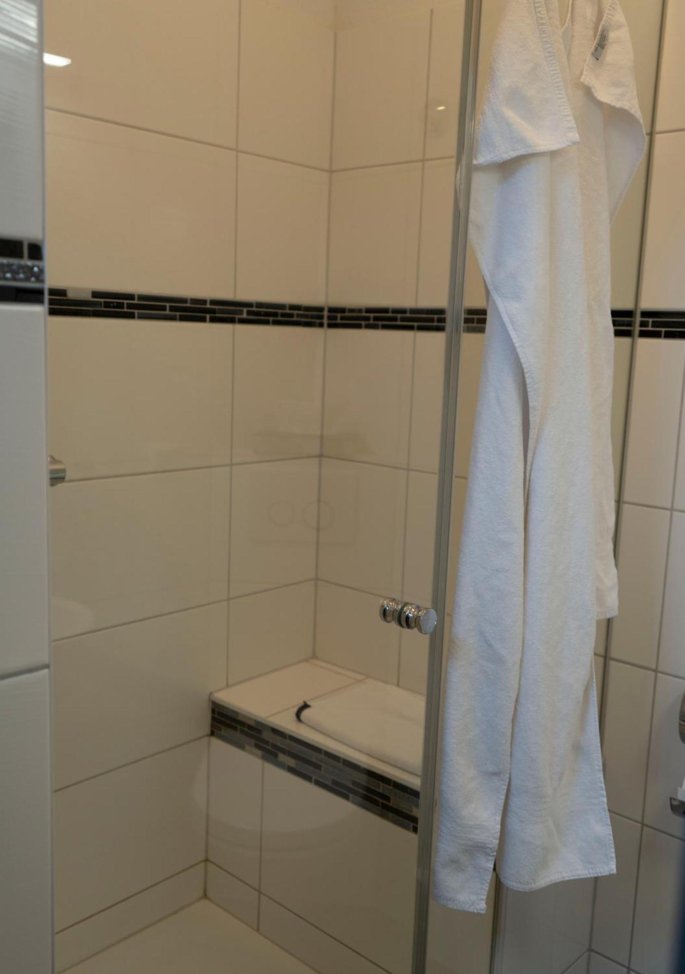 Gaststaette Zur Eiche Hotel Hannover Exterior photo