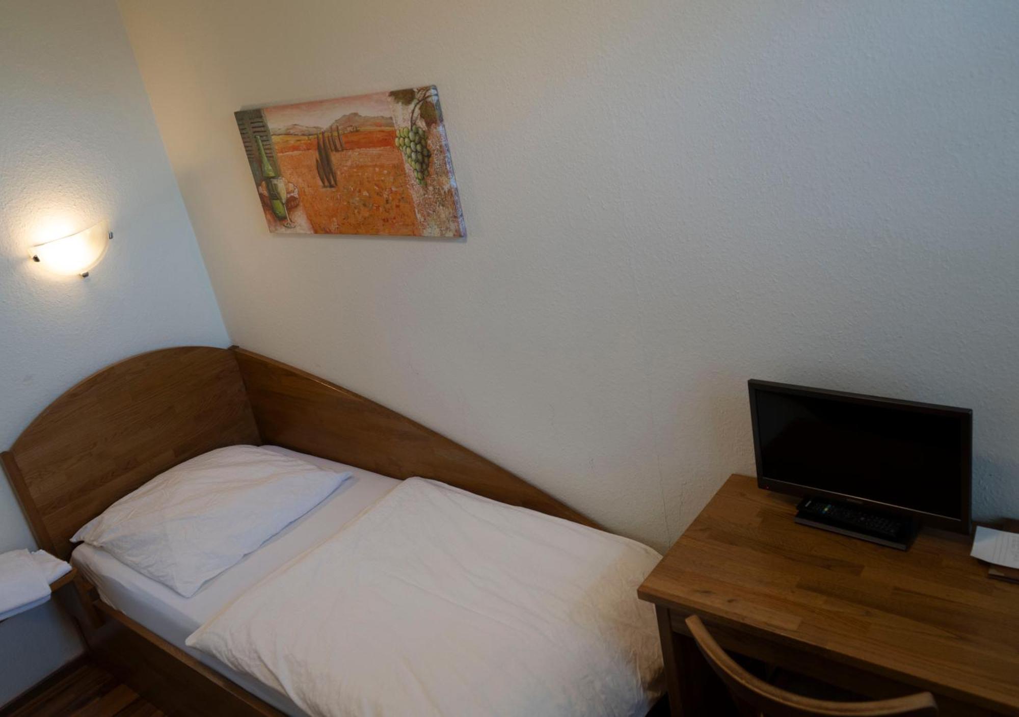 Gaststaette Zur Eiche Hotel Hannover Exterior photo