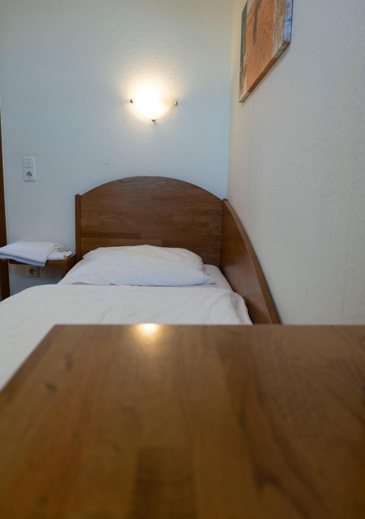 Gaststaette Zur Eiche Hotel Hannover Exterior photo