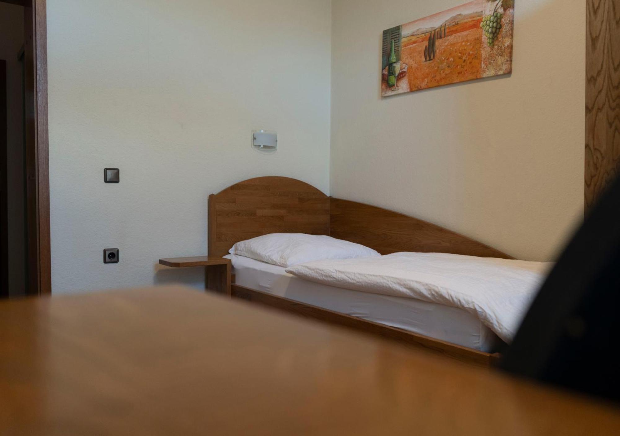 Gaststaette Zur Eiche Hotel Hannover Exterior photo